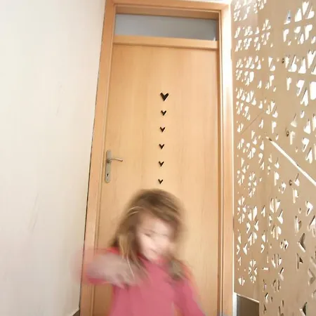 דירה Lesnavesna Designer With A Garden