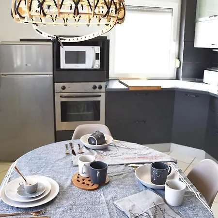 Lesnavesna Designer With A Garden Lejlighed