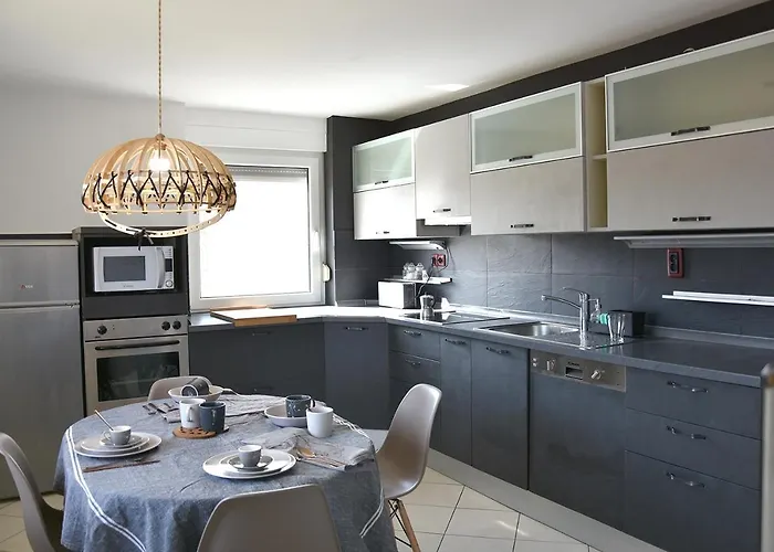 Lesnavesna Designer With A Garden Visoko (Sencur)