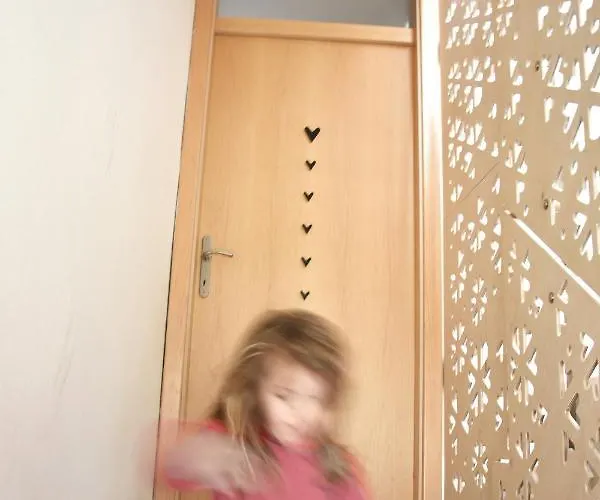 Daire Lesnavesna Designer With A Garden